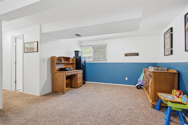 1956 Tilbury Road, Waterloo, IA 50701