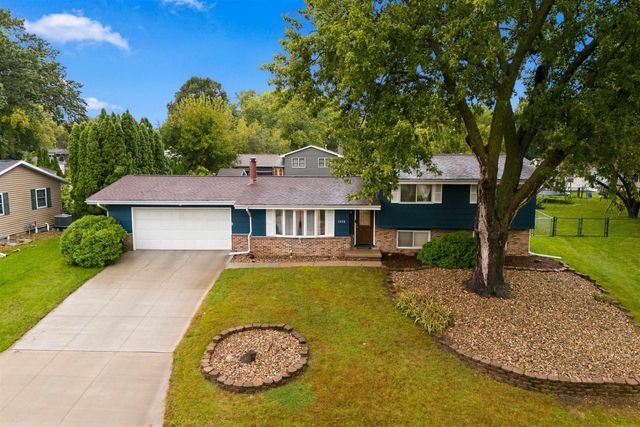 1956 Tilbury Road, Waterloo, IA 50701