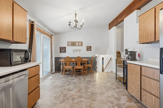 1956 Tilbury Road, Waterloo, IA 50701