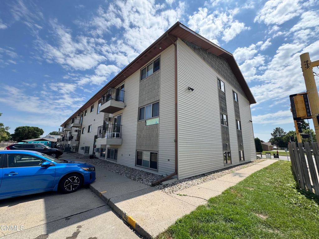 1112 Portland Drive, Bismarck, ND 58504