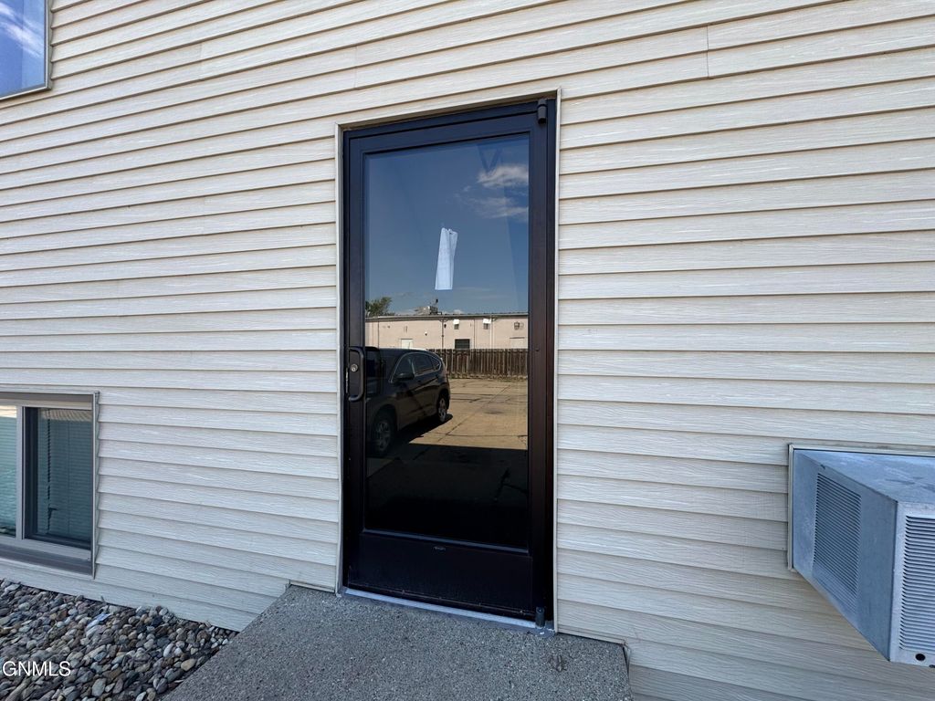 1112 Portland Drive, Bismarck, ND 58504 photo 32