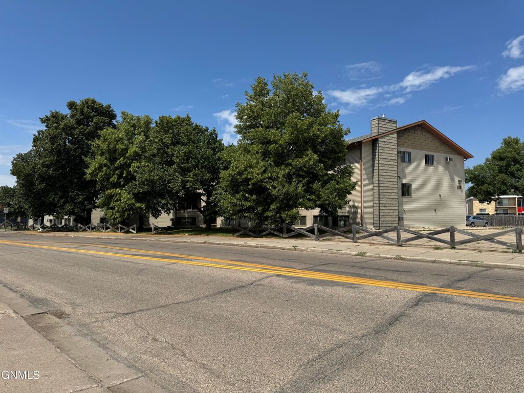 1112 Portland Drive, Bismarck, ND 58504 photo 36