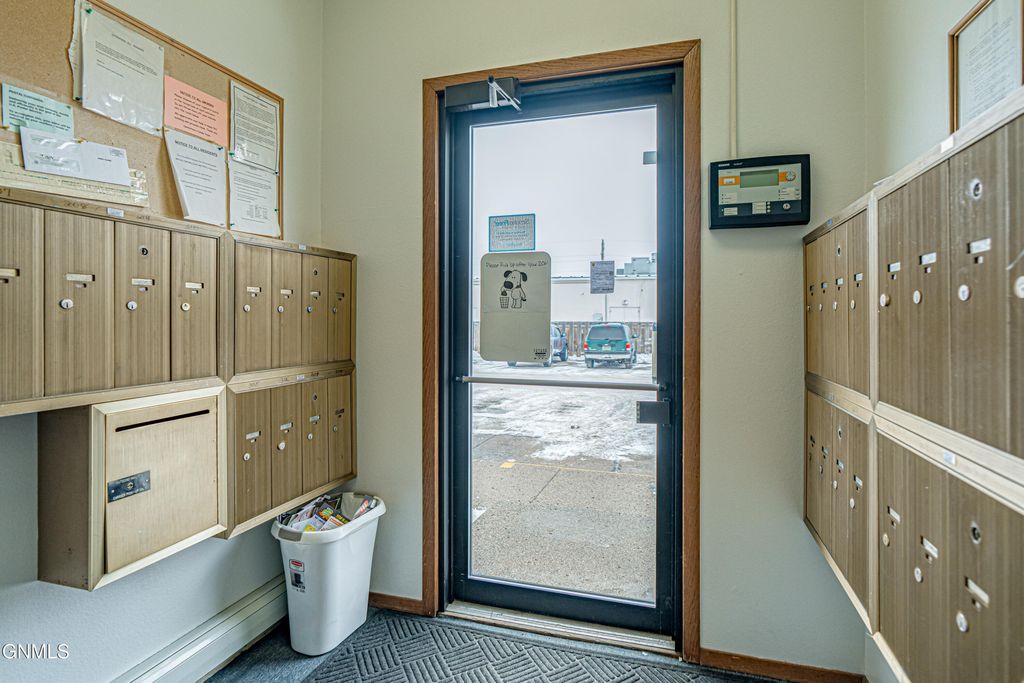 1112 Portland Drive, Bismarck, ND 58504 photo 9