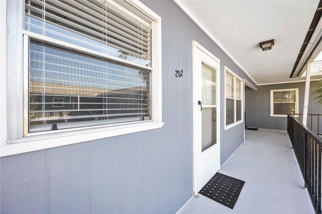 236 HARBOR DRIVE S 202, Venice, FL 34285