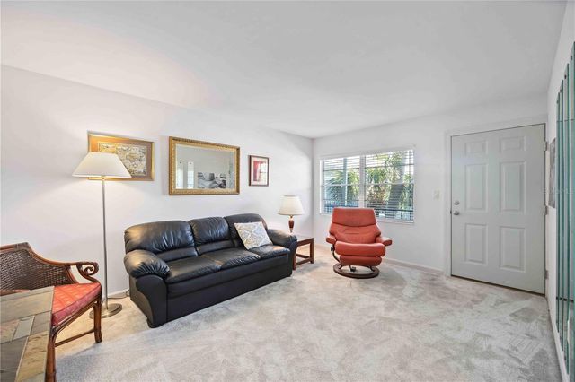 236 HARBOR DRIVE S 202, Venice, FL 34285