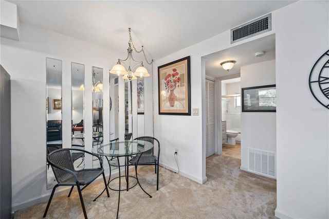 236 HARBOR DRIVE S 202, Venice, FL 34285