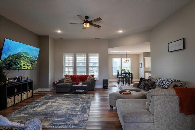 83 SE 451st Road, Warrensburg, MO 64093