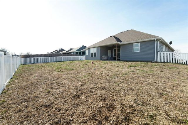 83 SE 451st Road, Warrensburg, MO 64093