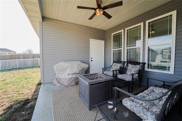 83 SE 451st Road, Warrensburg, MO 64093