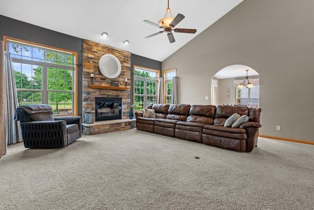 W231N7902 Martin COURT, Sussex, WI 53089