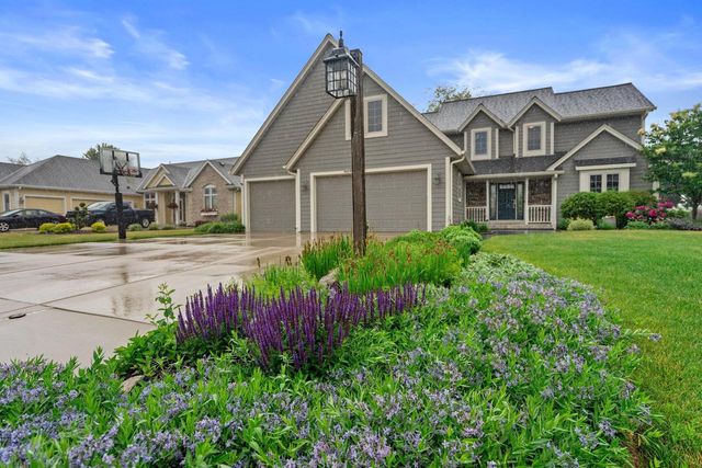 W231N7902 Martin COURT, Sussex, WI 53089