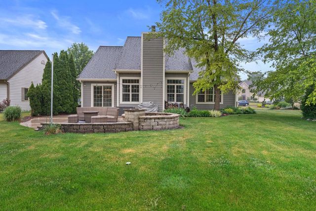 W231N7902 Martin COURT, Sussex, WI 53089