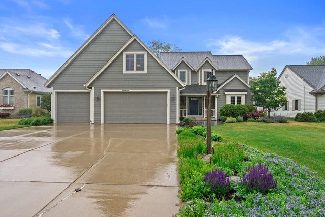 W231N7902 Martin COURT, Sussex, WI 53089