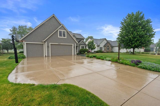 W231N7902 Martin COURT, Sussex, WI 53089