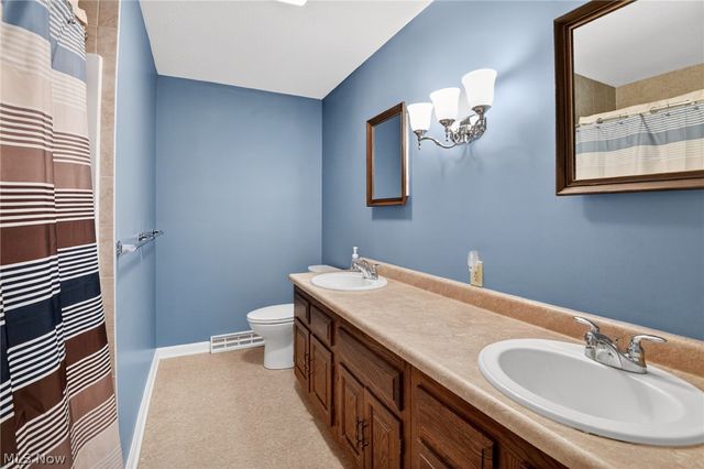 2379 Tanglewood Drive, Salem, OH 44460