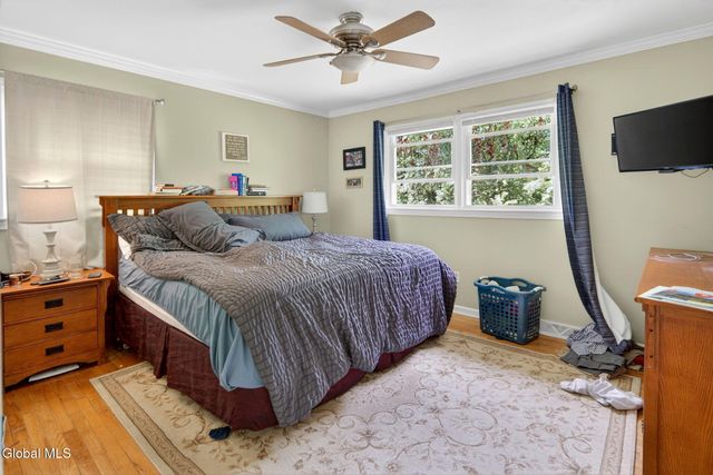 8 Amy Lane, Colonie, NY 12205