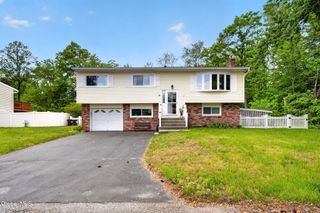 8 Amy Lane, Colonie, NY 12205