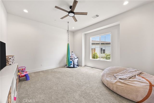 719 Winooski Court, Bakersfield, CA 93314