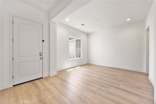 719 Winooski Court, Bakersfield, CA 93314