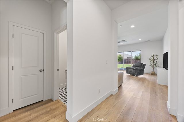 719 Winooski Court, Bakersfield, CA 93314