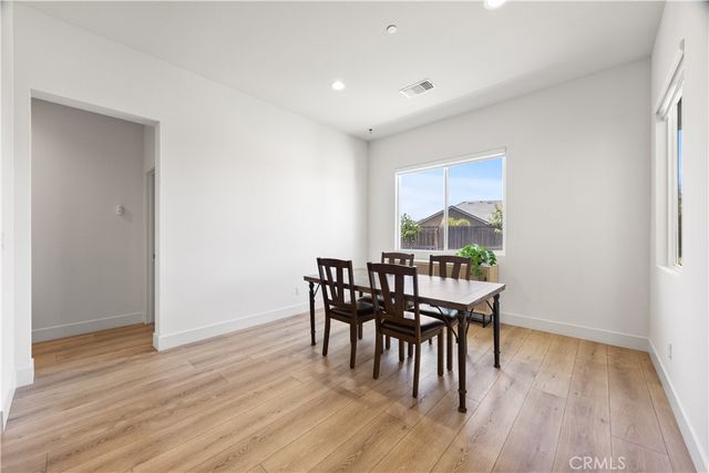 719 Winooski Court, Bakersfield, CA 93314