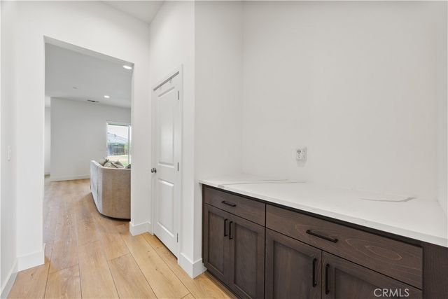719 Winooski Court, Bakersfield, CA 93314