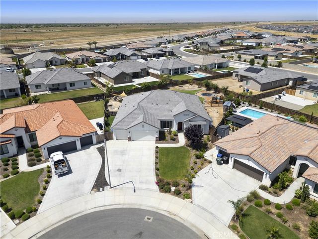 719 Winooski Court, Bakersfield, CA 93314