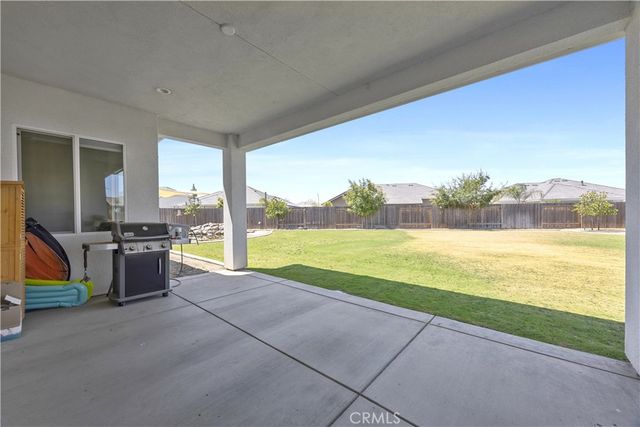 719 Winooski Court, Bakersfield, CA 93314