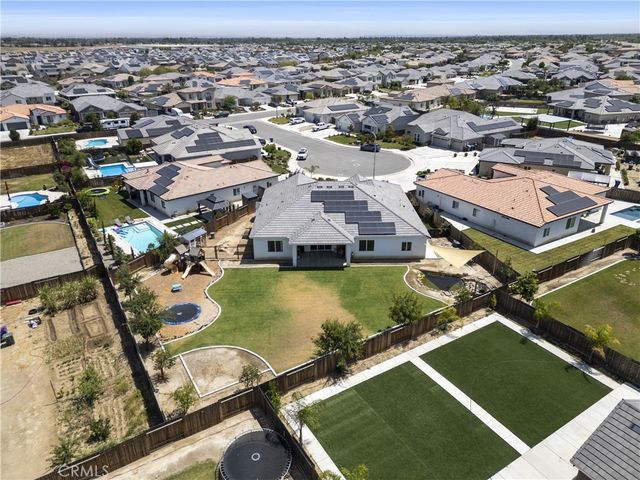 719 Winooski Court, Bakersfield, CA 93314