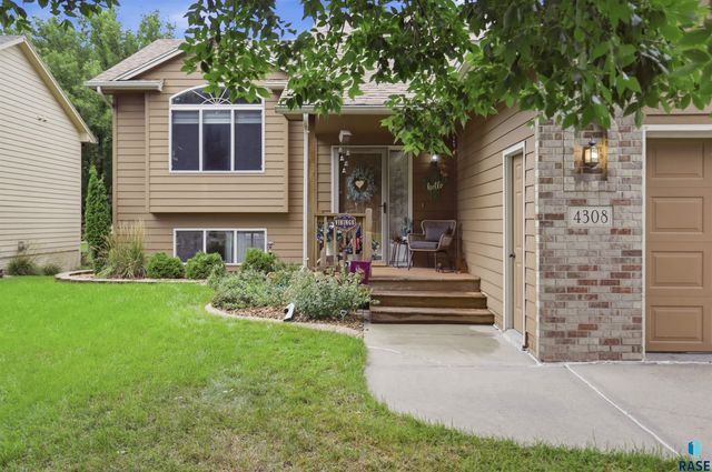 4308 E 38th St Street, Sioux Falls, SD 57103