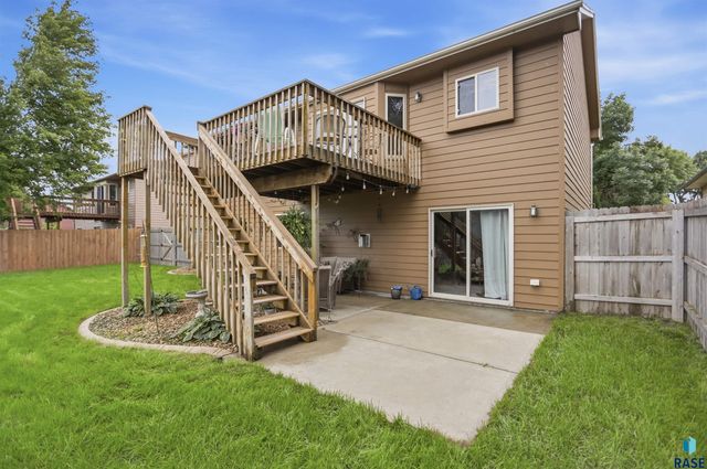 4308 E 38th St Street, Sioux Falls, SD 57103