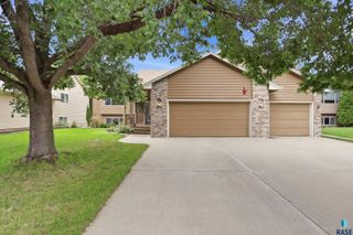4308 E 38th St Street, Sioux Falls, SD 57103