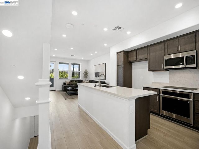 3818 Norbridge Ave, Castro Valley, CA 94546