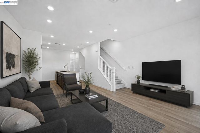 3818 Norbridge Ave, Castro Valley, CA 94546