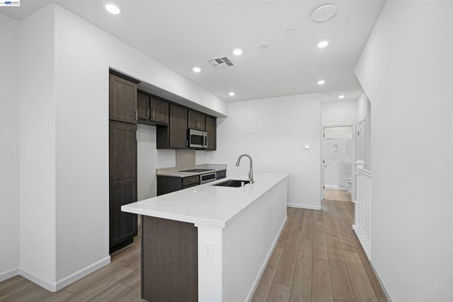 3818 Norbridge Ave, Castro Valley, CA 94546