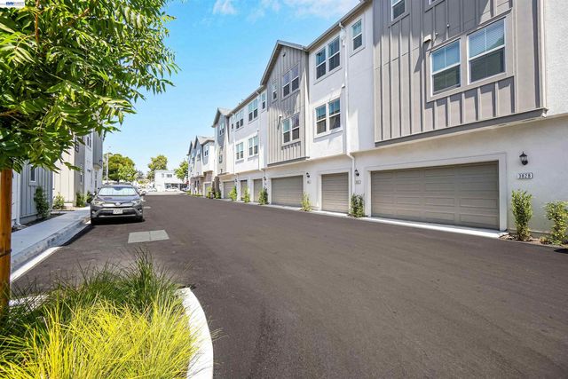 3818 Norbridge Ave, Castro Valley, CA 94546