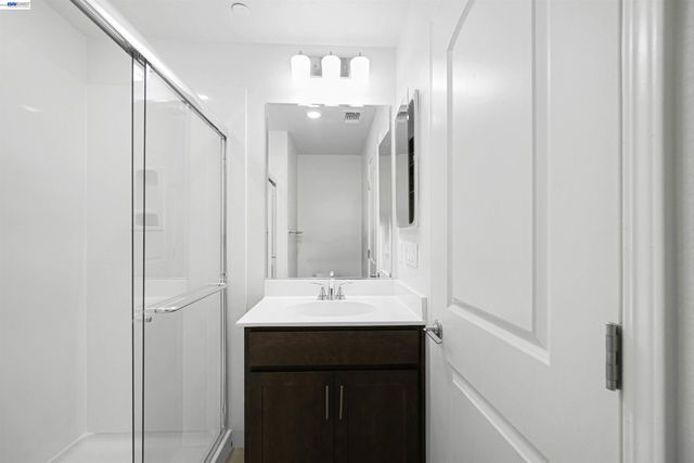3818 Norbridge Ave, Castro Valley, CA 94546