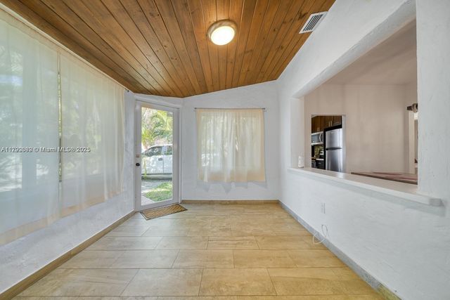 644 NE 82nd Ter, Miami, FL 33138