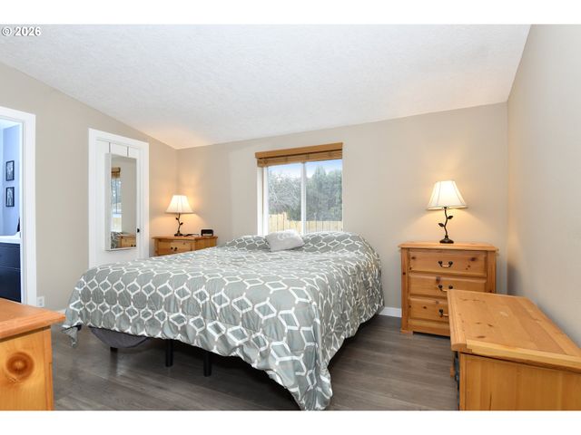 17848 Se SUE Ln, Sandy, OR 97055