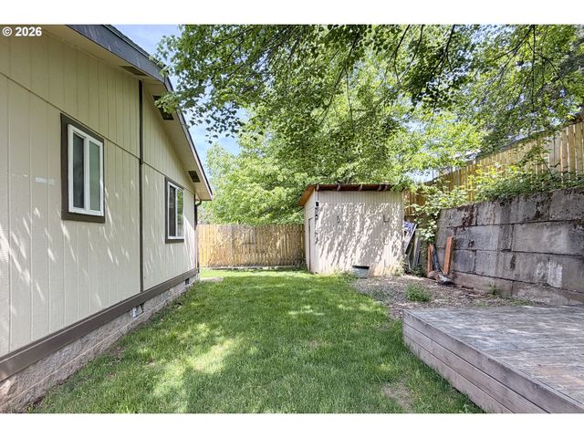 17848 Se SUE Ln, Sandy, OR 97055