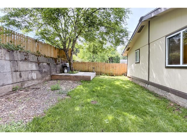 17848 Se SUE Ln, Sandy, OR 97055