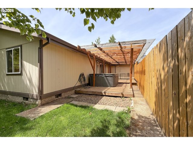 17848 Se SUE Ln, Sandy, OR 97055