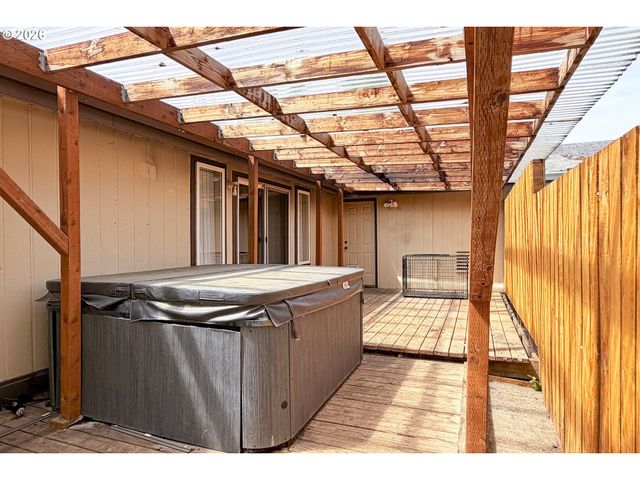 17848 Se SUE Ln, Sandy, OR 97055