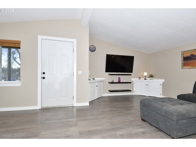 17848 Se SUE Ln, Sandy, OR 97055