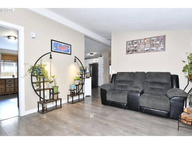 17848 Se SUE Ln, Sandy, OR 97055