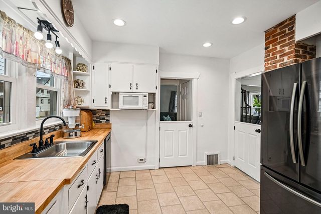 5 OGDEN AVE, Collingswood, NJ 08108
