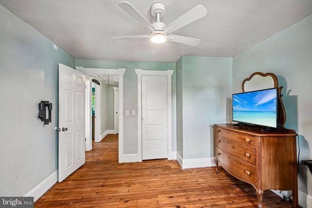 5 OGDEN AVE, Collingswood, NJ 08108