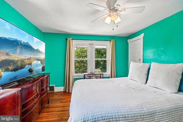 5 OGDEN AVE, Collingswood, NJ 08108