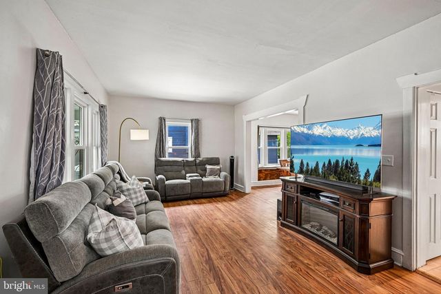 5 OGDEN AVE, Collingswood, NJ 08108
