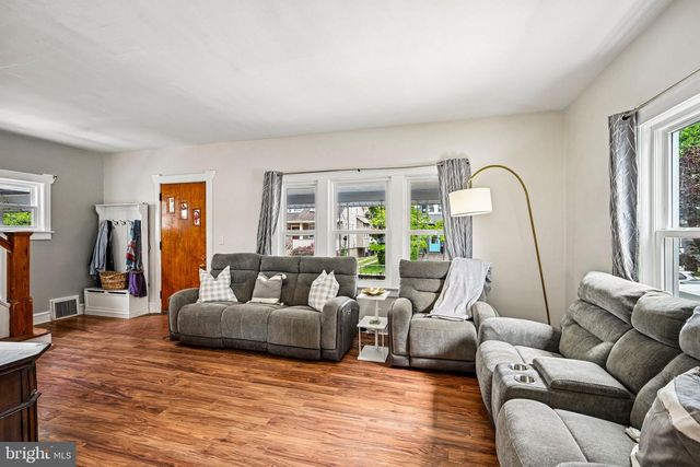 5 OGDEN AVE, Collingswood, NJ 08108